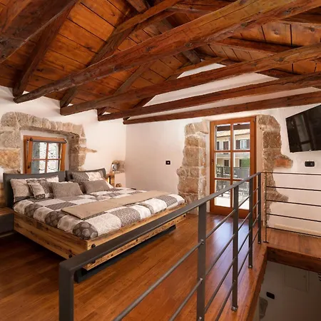 Lapis Willa Gabonjin