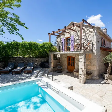 Lapis Villa Gabonjin