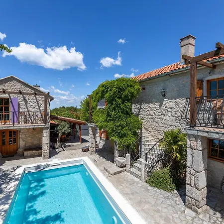 Lapis Villa